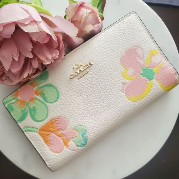 Coach Dreamyland Pastel Floral Print Slim Wallet in Chalk/Gold - Picture 5 of 11